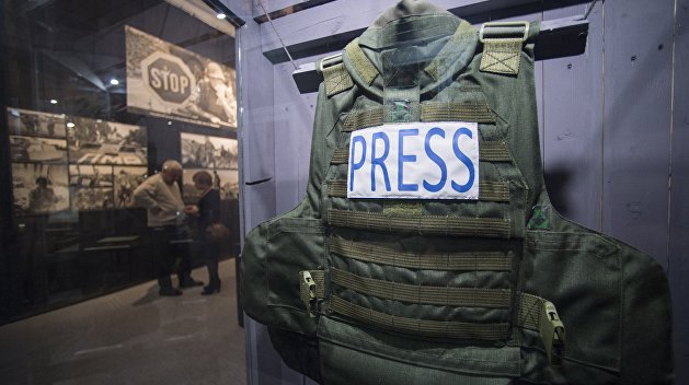 Полиция открыла дело после избиения журналистов на Украине Полиция открыла дело после избиения журналистов на Украине
