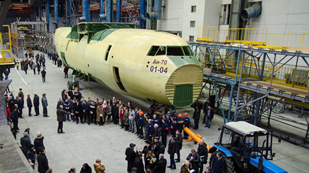 Украина отказалась от российских деталей для самолета Ан-70 Украина отказалась от российских деталей для самолета Ан-70