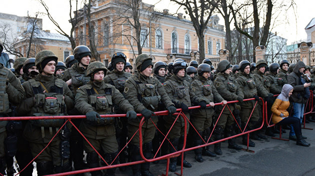 В центр Киева стянуты тысячи силовиков В центр Киева стянуты тысячи силовиков