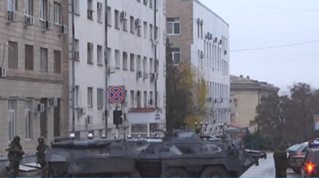 «Русская Весна»: В Луганске на улицах бронетехника, готовится штурм «Русская Весна»: В Луганске на улицах бронетехника, готовится штурм