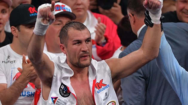 Россиянин Ковалев стал чемпионом мира по боксу, отправив в нокаут украинца Шабранского Россиянин Ковалев стал чемпионом мира по боксу, отправив в нокаут украинца Шабранского