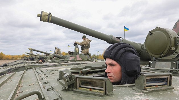 Украинские военные обстреляли из БМП северный пригород Донецка Украинские военные обстреляли из БМП северный пригород Донецка