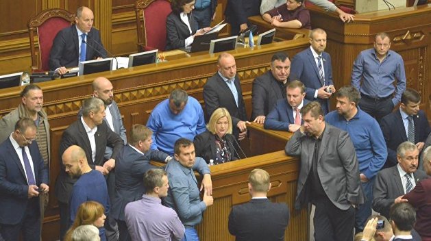 Корнейчук: БПП и «Народный фронт» постоянно подкупают депутатов Рады Корнейчук: БПП и «Народный фронт» постоянно подкупают депутатов Рады