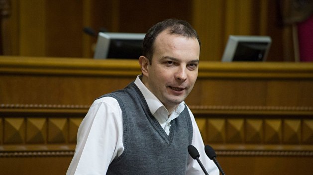 Экс-депутат Рады проклял живущих в России родителей Экс-депутат Рады проклял живущих в России родителей