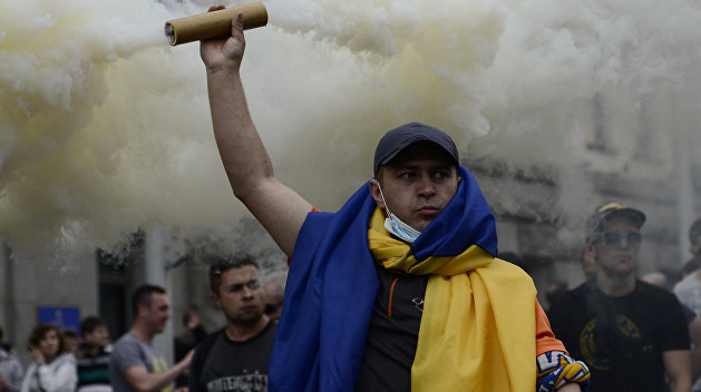 Это Украина, детка: Соцсети обсуждают избиение фанатов «Ливерпуля» Это Украина, детка: Соцсети обсуждают избиение фанатов «Ливерпуля»