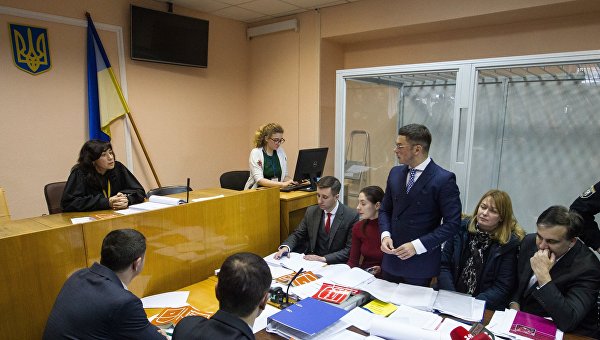 Пощечина Порошенко: Власть пожинает плоды давления на судей Пощечина Порошенко: Власть пожинает плоды давления на судей