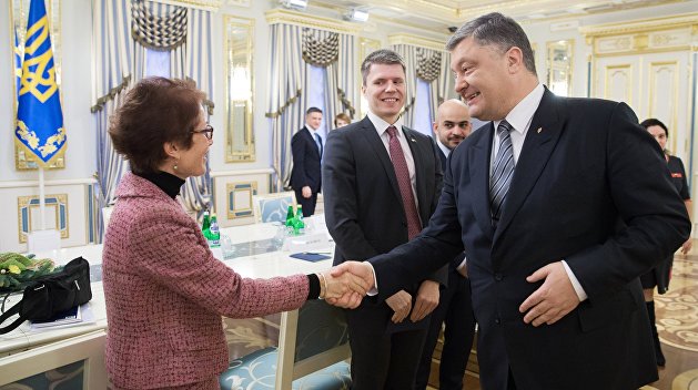 Глава ДНР: США де-факто управляют Украиной Глава ДНР: США де-факто управляют Украиной