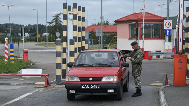 В Польше обнаружили 200 нелегальных гастарбайтеров из Украины В Польше обнаружили 200 нелегальных гастарбайтеров из Украины