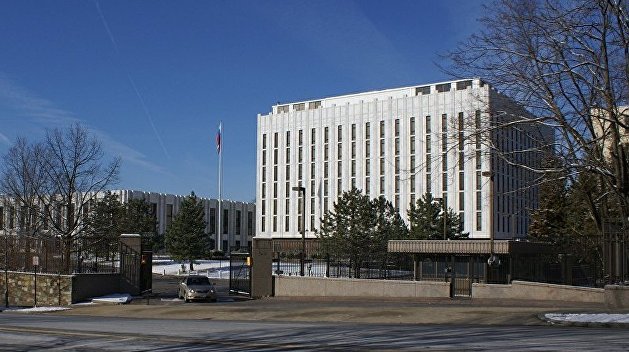 Посольство РФ призвало власти США прекратить пугать людей «страшилками о России» Посольство РФ призвало власти США прекратить пугать людей «страшилками о России»