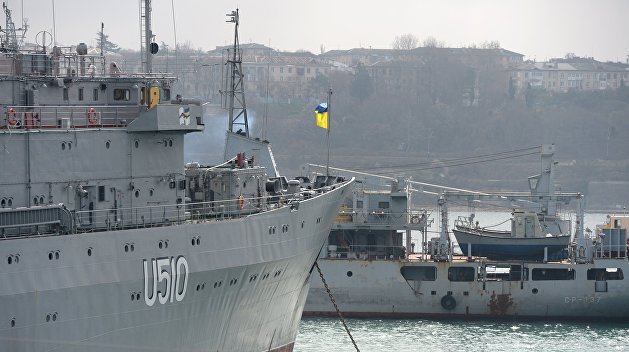 Украина отказалась забирать технику из Крыма Украина отказалась забирать технику из Крыма