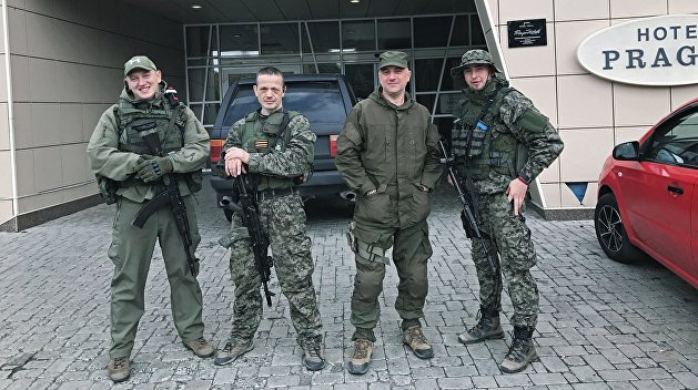 Захар Прилепин: Мои бойцы рады тому, что говорит Евгения Бильченко Захар Прилепин: Мои бойцы рады тому, что говорит Евгения Бильченко