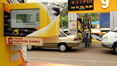 После встречи с Зеленским бензин на украинских заправках подешевел — СМИ