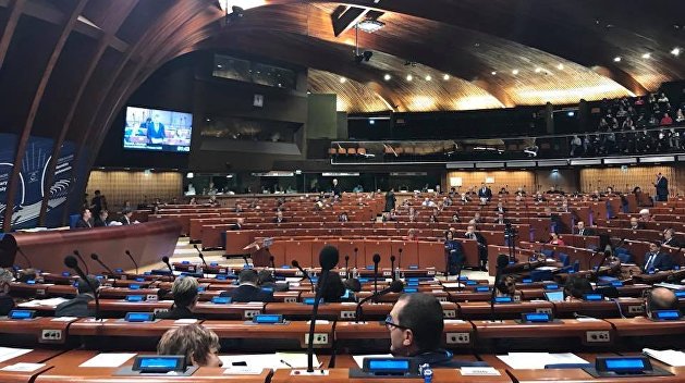 Россия возвращается в ПАСЕ. Украина, кажется, не очень довольна Россия возвращается в ПАСЕ. Украина, кажется, не очень довольна
