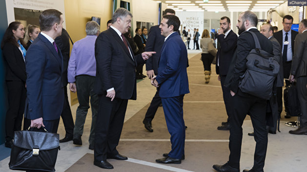 Порошенко в Давосе: Скандал с вышиванкой и потолок от Swarovski Порошенко в Давосе: Скандал с вышиванкой и потолок от Swarovski