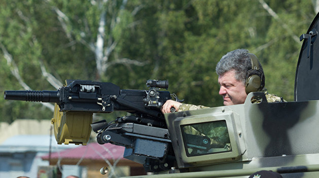 Порошенко опять понизил рейтинг украинской армии Порошенко опять понизил рейтинг украинской армии