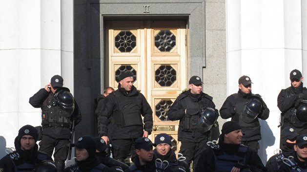 Столкновения под Верховной Радой: Полицейские разгоняли демонстрантов Столкновения под Верховной Радой: Полицейские разгоняли демонстрантов