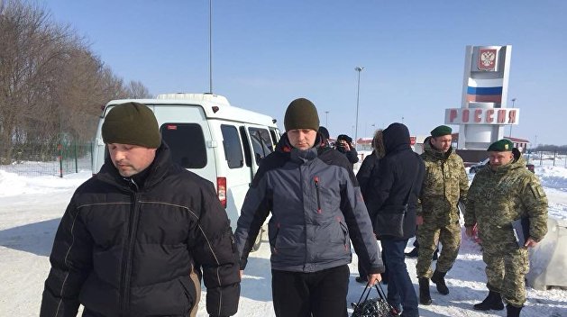 В Донбассе началась процедура обмена пленными. Первыми начинают ЛНР В Донбассе началась процедура обмена пленными. Первыми начинают ЛНР