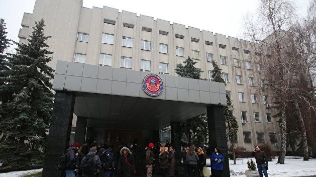 Савченко задержали в Верховной Раде и отправили в СБУ Савченко задержали в Верховной Раде и отправили в СБУ