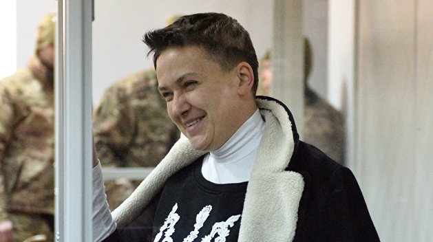 На процессе по делу Савченко в прокурора запустили сапог На процессе по делу Савченко в прокурора запустили сапог