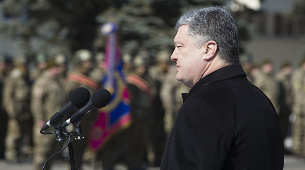 Крепкая липкая рука: Порошенко наносит ответный удар Крепкая липкая рука: Порошенко наносит ответный удар