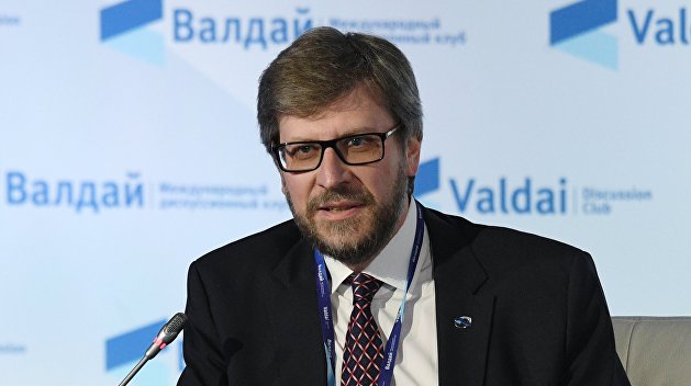 Лукьянов объяснил, что имел ввиду Путин, призвав сохранить напряжённость на Западе как можно дольше Лукьянов объяснил, что имел ввиду Путин, призвав сохранить напряжённость на Западе как можно дольше