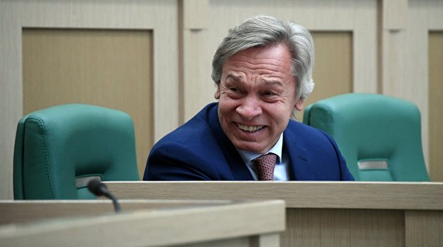 Пушков посоветовал собравшемуся испортить праздник Климкину успокоиться и смотреть футбол
