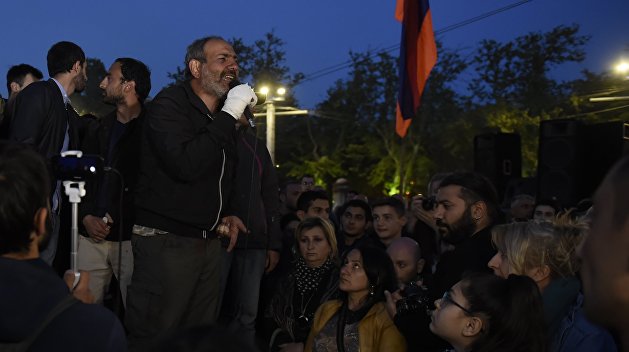 «Взгляд»: Новый армянский майдан раскачивают «грантоеды» «Взгляд»: Новый армянский майдан раскачивают «грантоеды»