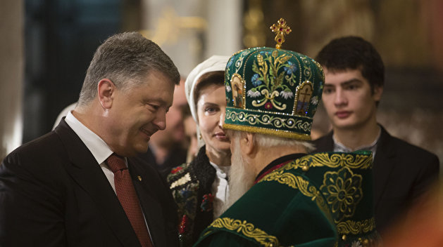 Большинство верующих украинцев считает: Порошенко сует нос не в свое дело Большинство верующих украинцев считает: Порошенко сует нос не в свое дело