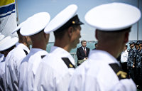 Эксперт: Украинские военные моряки шантажируют Порошенко