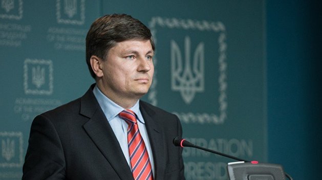 Скандал в Раде. Герасимов требует от Тимошенко рассказать о ее связях с Коломойским Скандал в Раде. Герасимов требует от Тимошенко рассказать о ее связях с Коломойским