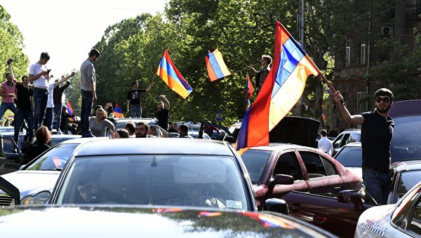 Большая энергетическая война: Что общего у протестов в Ереване и киевского Майдана Большая энергетическая война: Что общего у протестов в Ереване и киевского Майдана