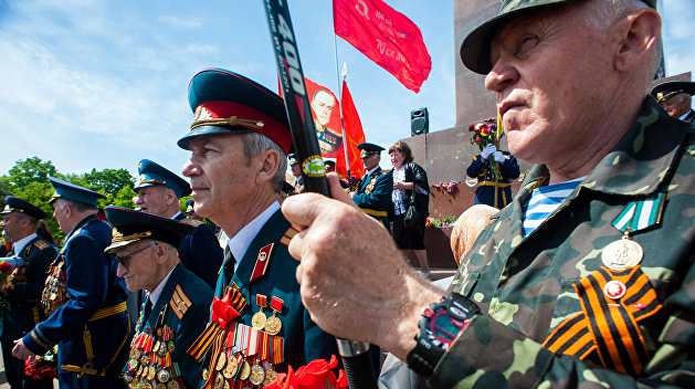Известия: Миллион человек прошагает по городам Украины в колонне «Бессмертного полка» Известия: Миллион человек прошагает по городам Украины в колонне «Бессмертного полка»
