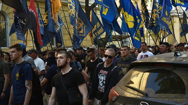 Предпродажная подготовка: Нацисты и радикалы Украины в поисках  покровителей
