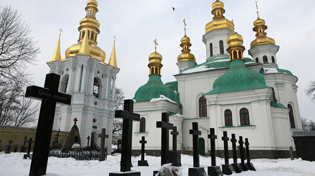 Коктейли Молотова полетели в православные храмы Киева Коктейли Молотова полетели в православные храмы Киева