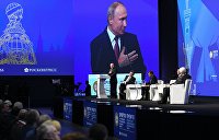 Путин назвал введенные против России санкции «безумными и бездумными»