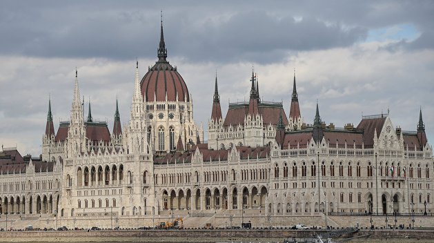Венгрия планирует криминализировать деятельность помощников нелегалов Венгрия планирует криминализировать деятельность помощников нелегалов