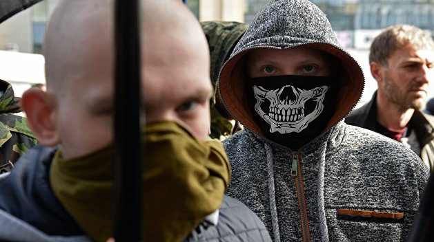 Дикое поле Украины: Радикалы и криминал пошли в наступление