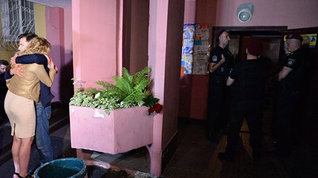 «КоммерсантЪ»: Выстрелы в спину «КоммерсантЪ»: Выстрелы в спину