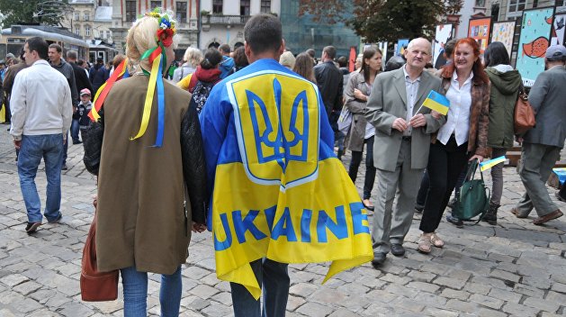 Опрос: Всего 38,1% украинцев считают свою страну независимой