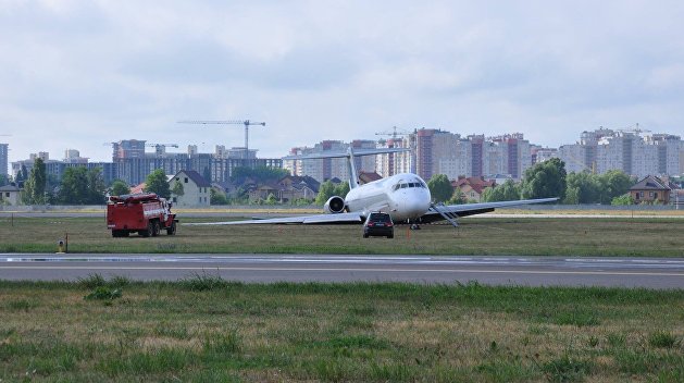 Авиакатастрофа в киевском аэропорту Жуляны: опубликовано фото инцидента