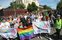 Гей-парад в Киеве: К каждому ЛГБТ-активисту приставят полицейского