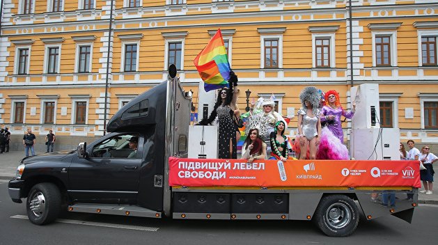 Полиция посчитала участников ЛГБТИ-марша в Киеве