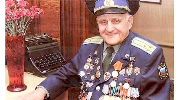 Умер легендарный советский летчик Иван Леонов