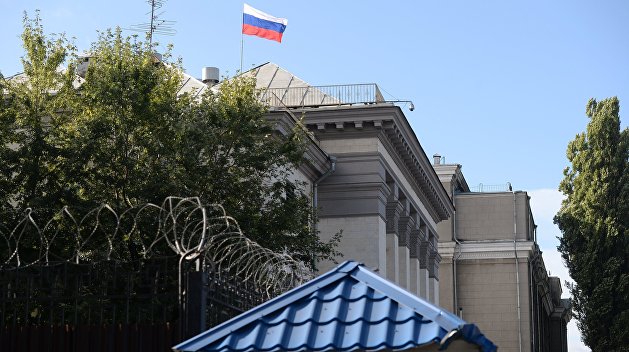 Мэрия Киева одобрила присвоение скверу у посольства России имени Бориса Немцова