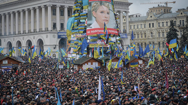 Массовые протесты афганцев и шахтеров, Тимошенко идет в президенты, закон о нацбезопасности