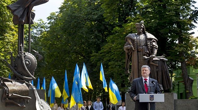 Порошенко объявил об изменениях, которые он вносит в Конституцию Порошенко объявил об изменениях, которые он вносит в Конституцию
