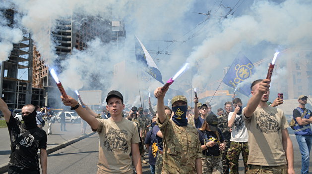 Война в Донбассе генерирует насилие в остальной Украине - правозащитница Война в Донбассе генерирует насилие в остальной Украине - правозащитница