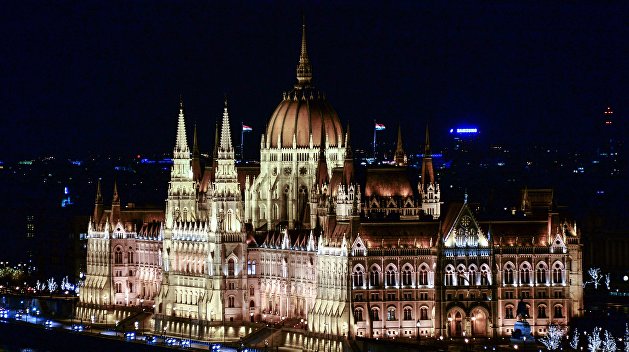 Венгрия с Украиной обменялись кадровыми ударами и дипломатическими нотами
