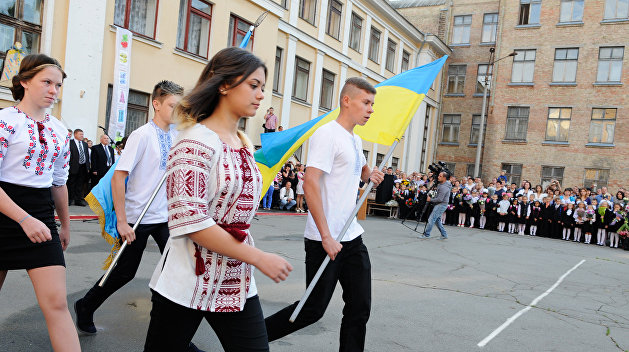 Украинцев стали оболванивать со школьной скамьи - РПЦ