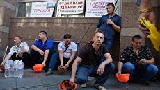 Миллиардные долги властей: Над Украиной нависла волна протестов